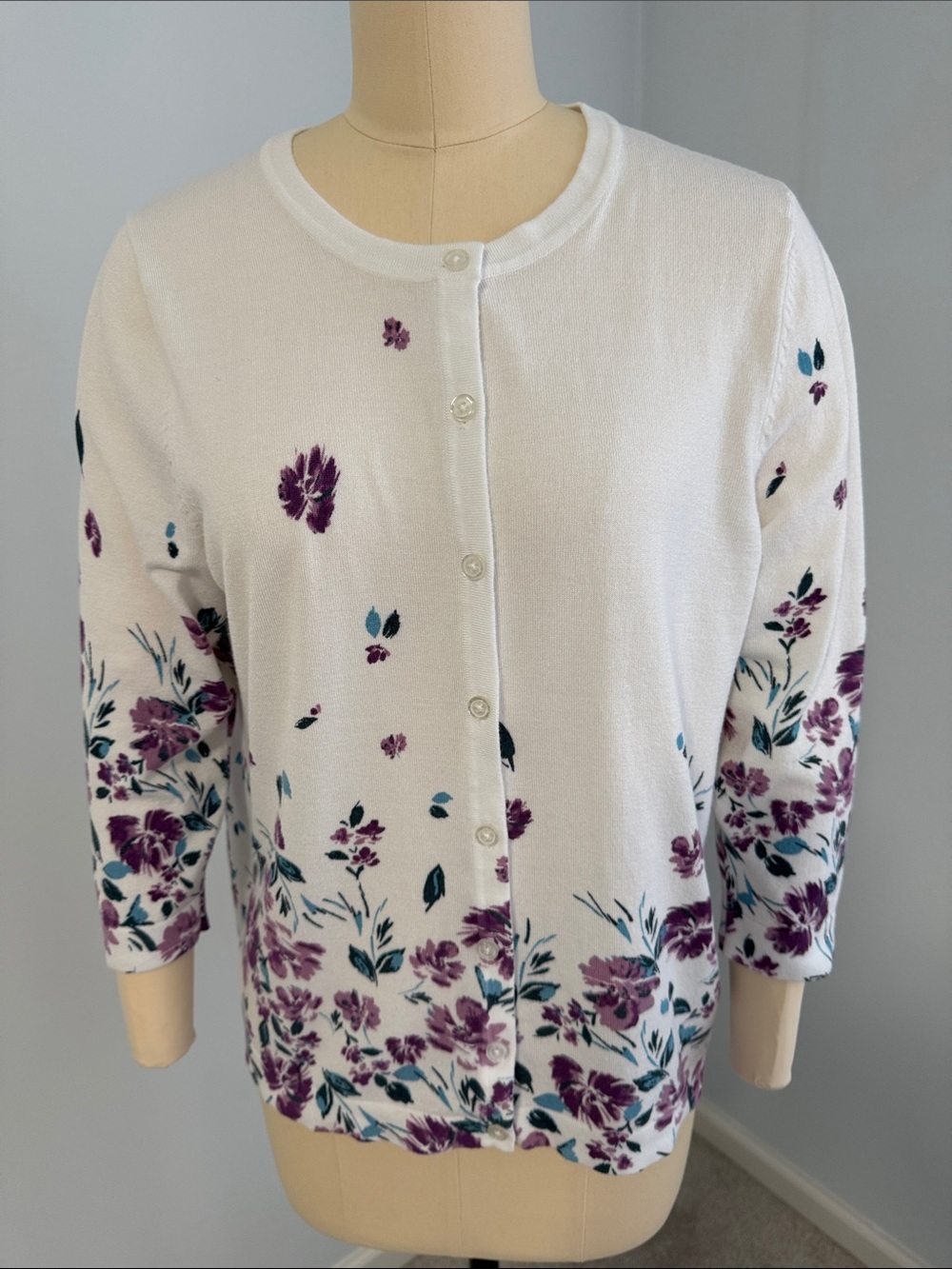 Roz & Ali White Cardigan with Purple Floral Print Size XL. - Picture 1 of 16